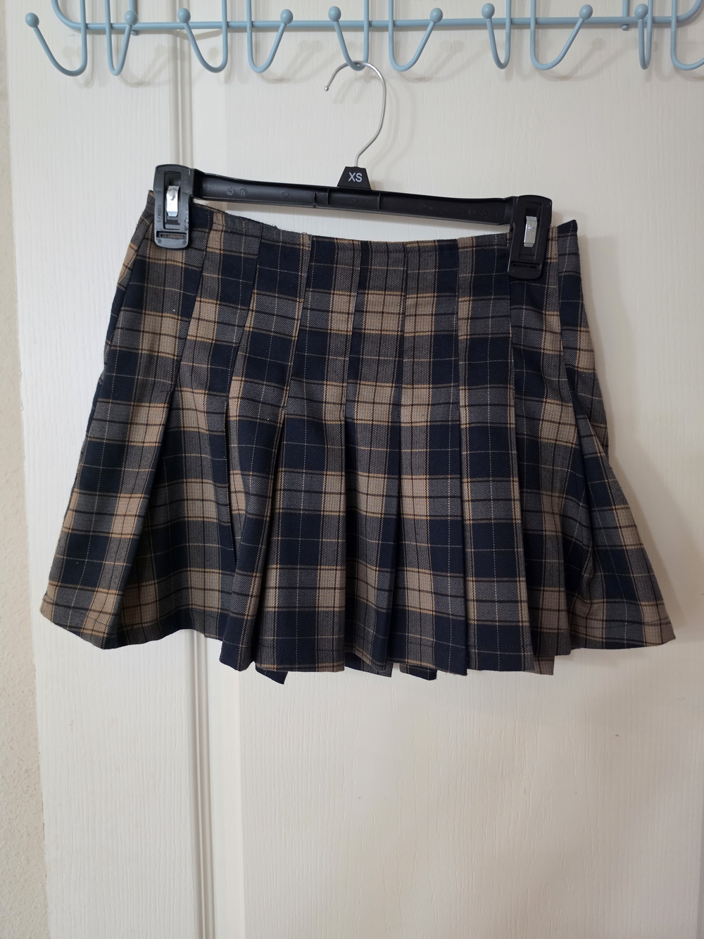 Forever 21 Navy and Taupe Plaid Pleated Mini Skirt